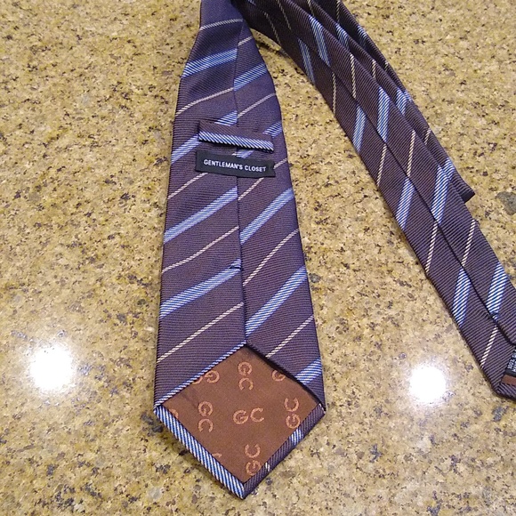 Gentleman's Closet Tie - Picture 2 of 4